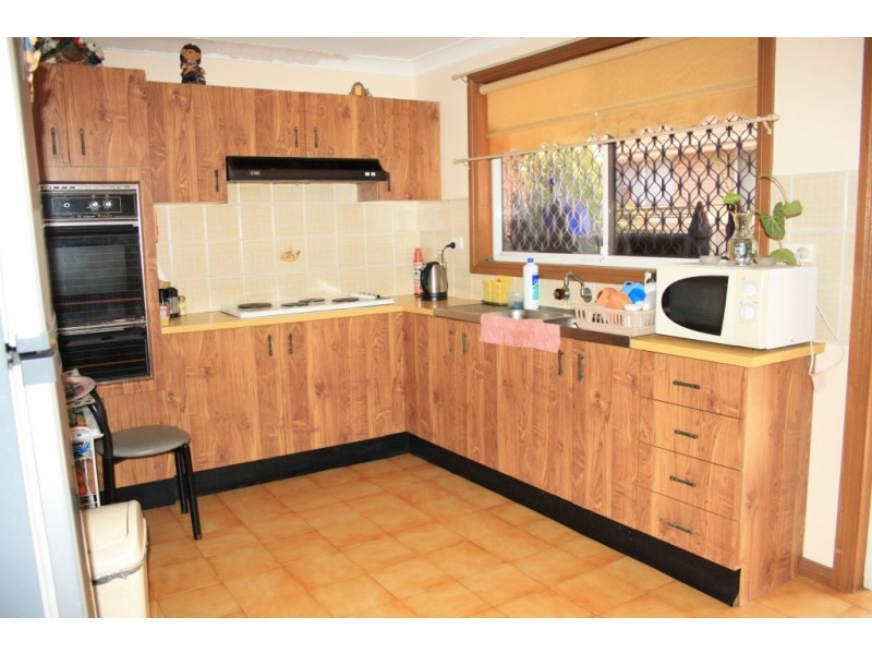 2/2 Bensley Road, Macquarie Fields NSW 2564