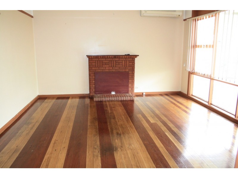 4 Cyprus Street, Macquarie Fields NSW 2564