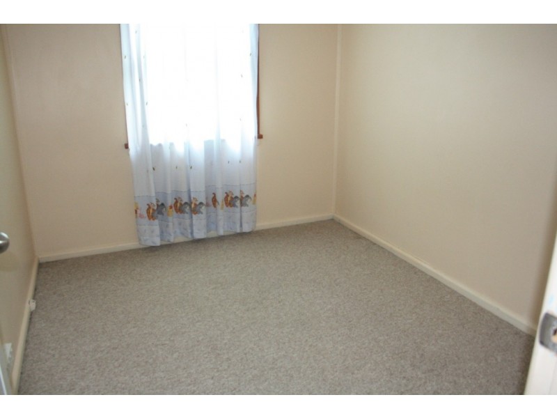 4 Cyprus Street, Macquarie Fields NSW 2564