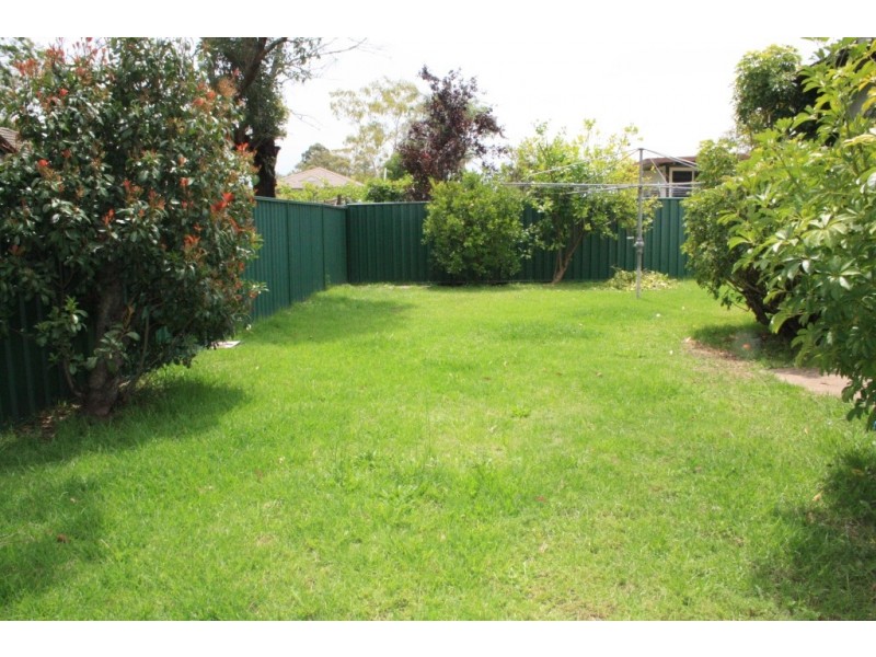 4 Cyprus Street, Macquarie Fields NSW 2564