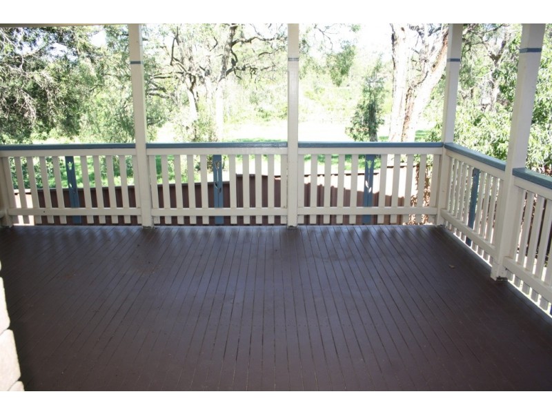 9 Adrian St, Macquarie Fields NSW 2564