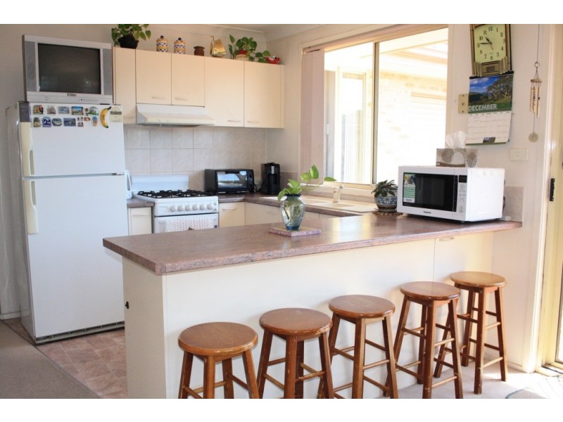 42 Wilkinson Crescent, Ingleburn NSW 2565