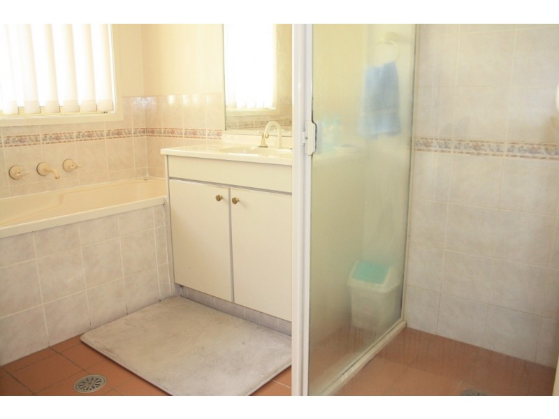 42 Wilkinson Crescent, Ingleburn NSW 2565