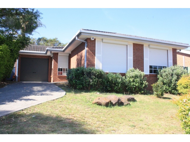 8 Jillian Place, Macquarie Fields NSW 2564