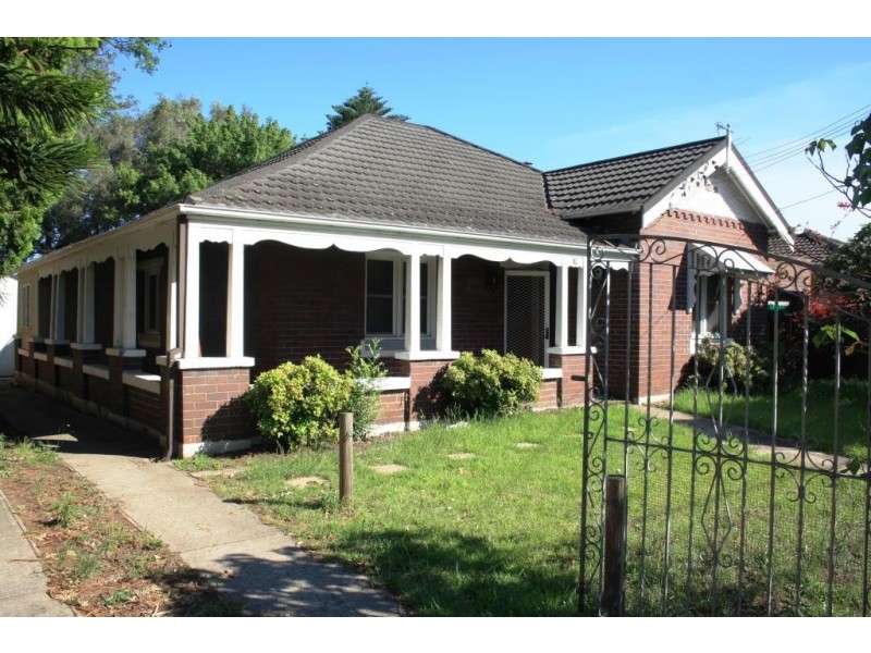 16 Moorebank Ave, Moorebank NSW 2170