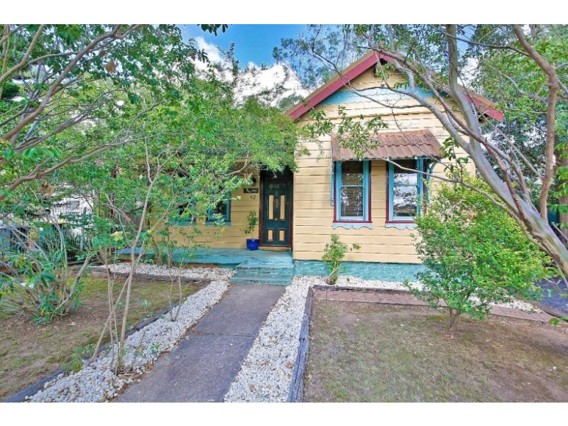 42 HAROLD STREET, Macquarie Fields NSW 2564