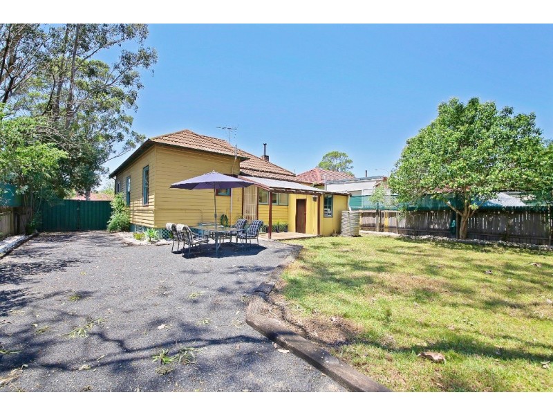 42 HAROLD STREET, Macquarie Fields NSW 2564