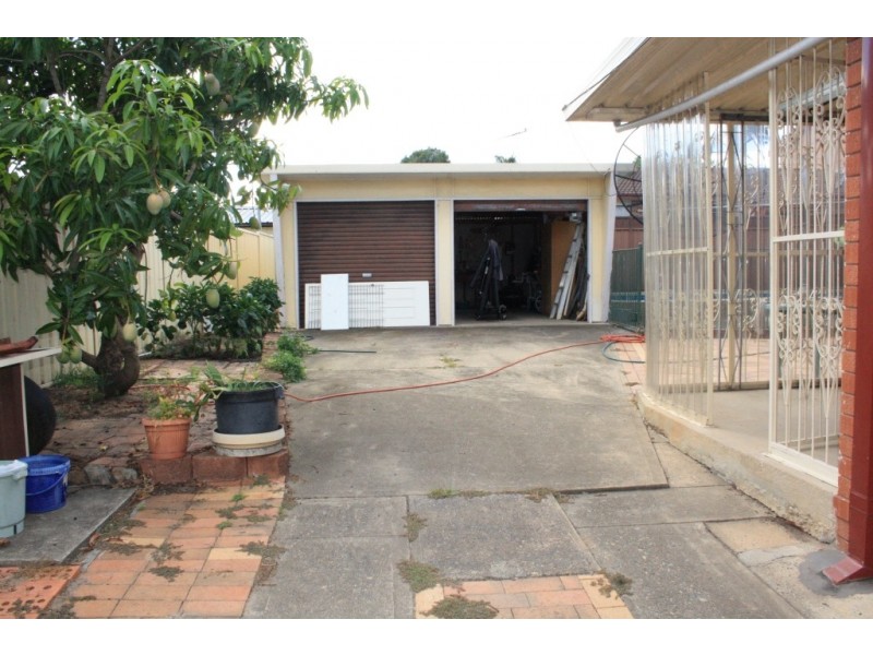35 Atchison Road, Macquarie Fields NSW 2564
