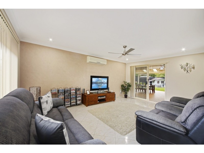 21 Mentha Place, Macquarie Fields NSW 2564