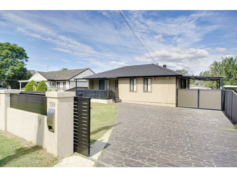 139 Gabo Crescent, Sadleir NSW 2168