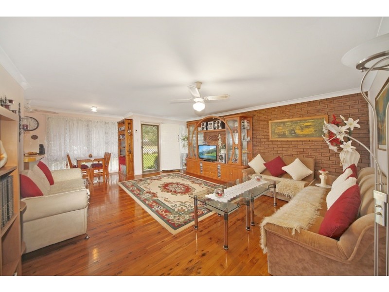 4 Cosmos place, Macquarie Fields NSW 2564