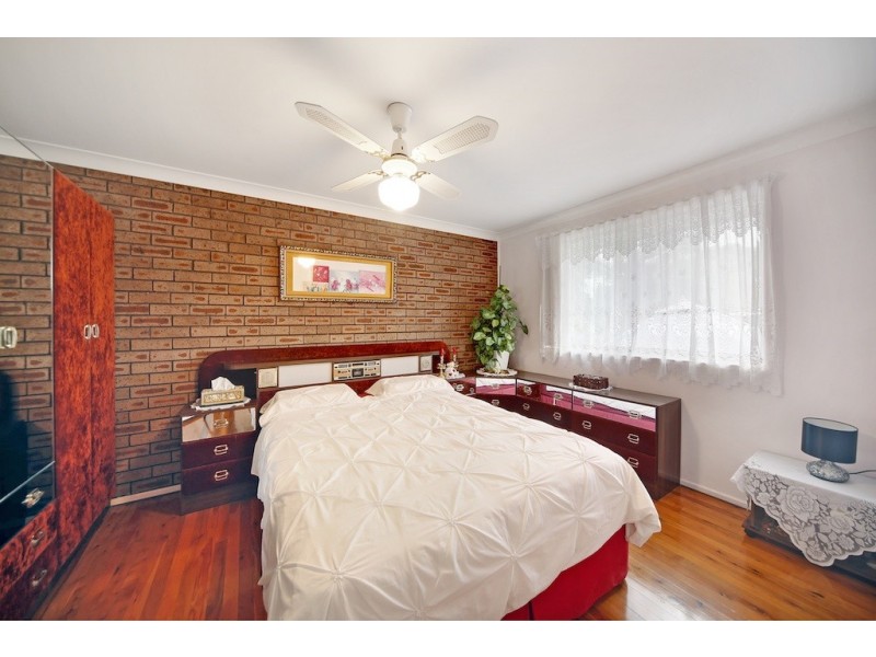 4 Cosmos place, Macquarie Fields NSW 2564