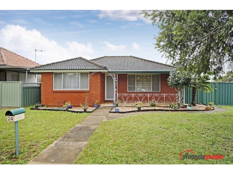 24 First Avenue, Macquarie Fields NSW 2564