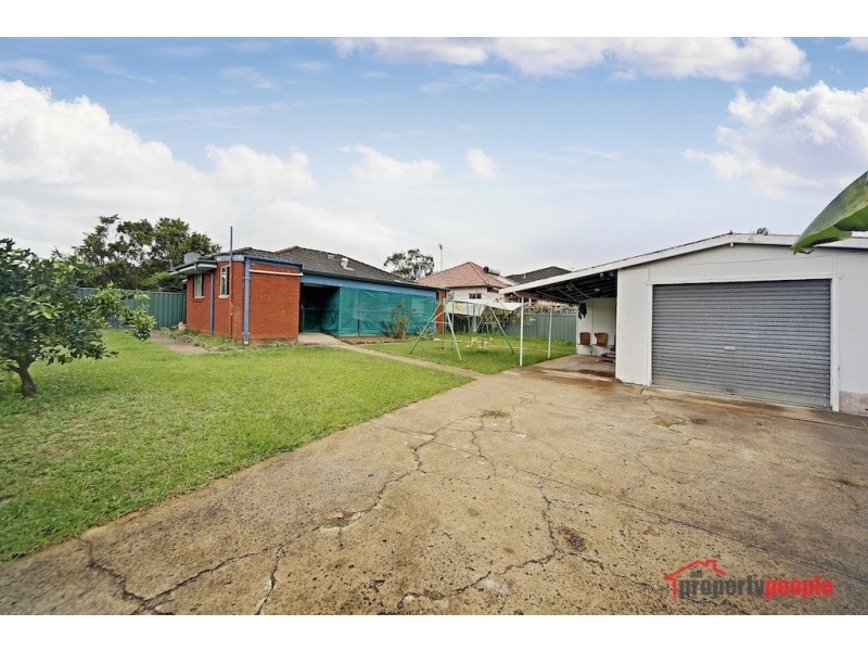 24 First Avenue, Macquarie Fields NSW 2564
