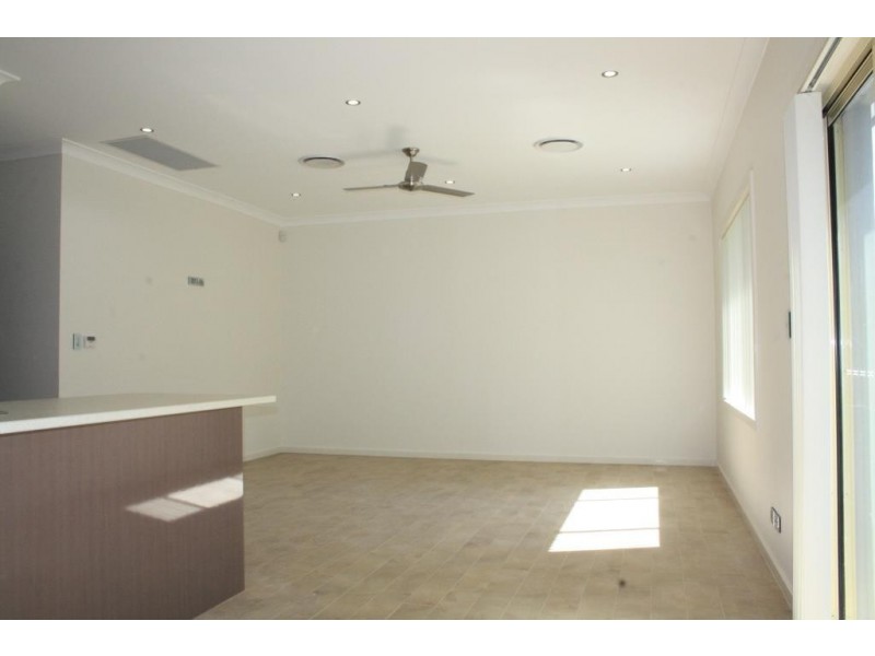 24A Warwick St, Minto NSW 2566