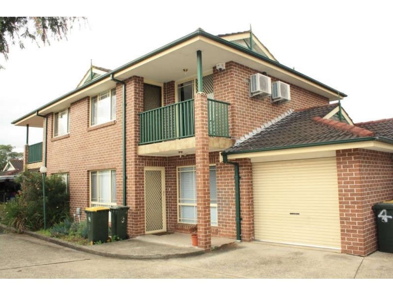 3/17 Third Ave, Macquarie Fields NSW 2564