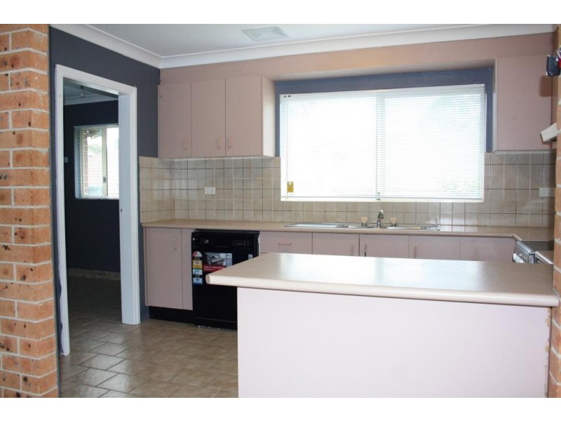 3/17 Third Ave, Macquarie Fields NSW 2564