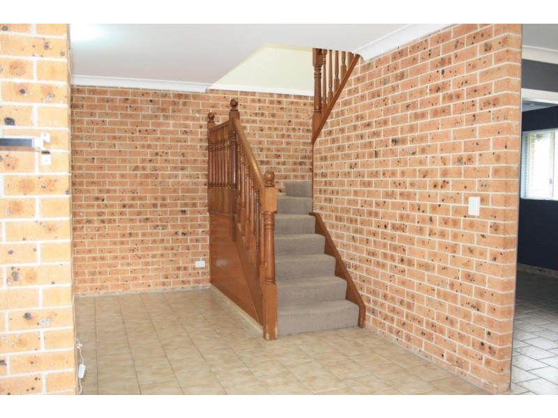 3/17 Third Ave, Macquarie Fields NSW 2564