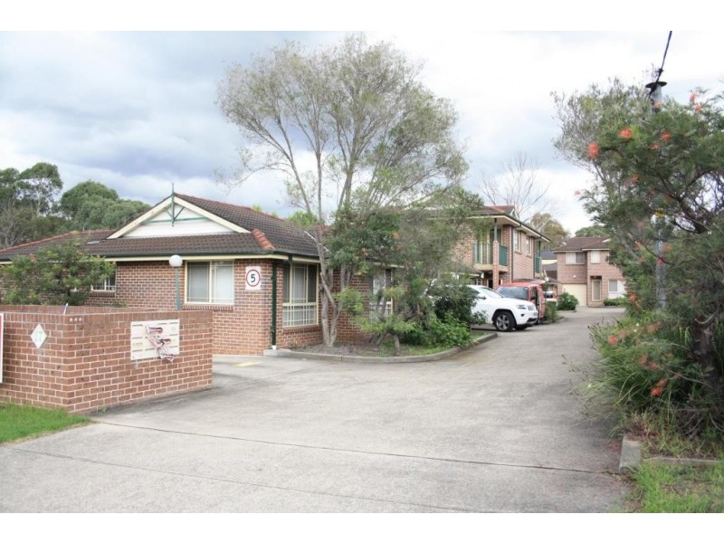 3/17 Third Ave, Macquarie Fields NSW 2564