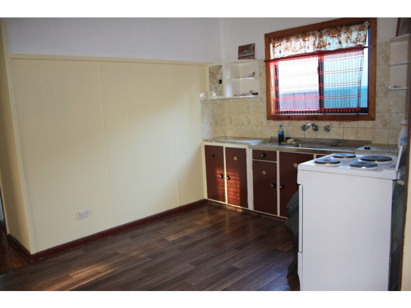 13 Chesham Parade, Glenfield NSW 2167
