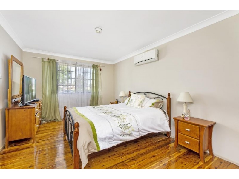 11 Porter Street, Minto NSW 2566