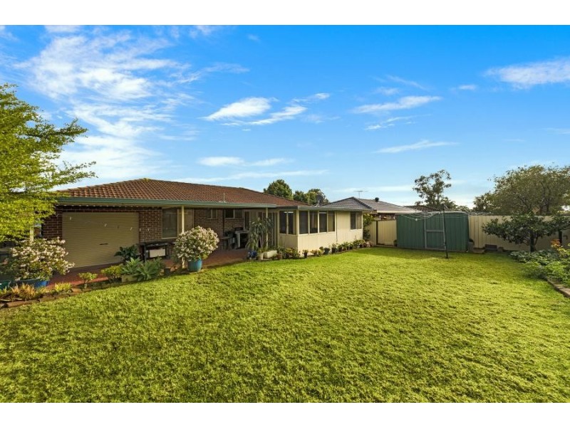 10 Lobelia Street, Macquarie Fields NSW 2564