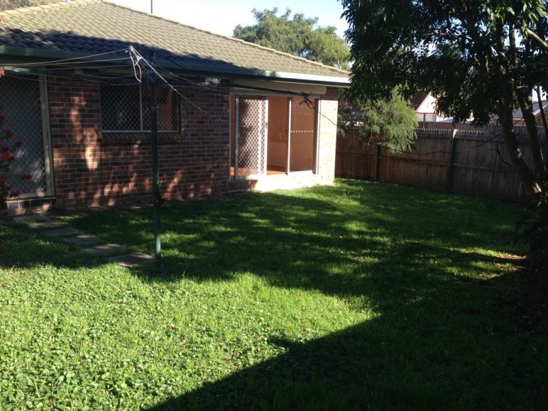 24 Buttercup St, Macquarie Fields NSW 2564