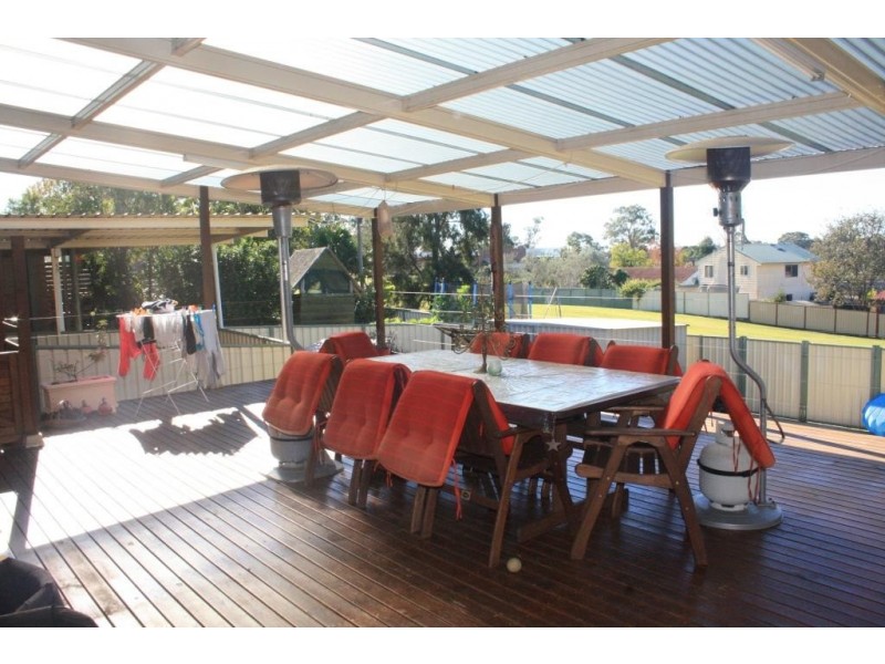 15 Balimo Pl, Glenfield NSW 2167