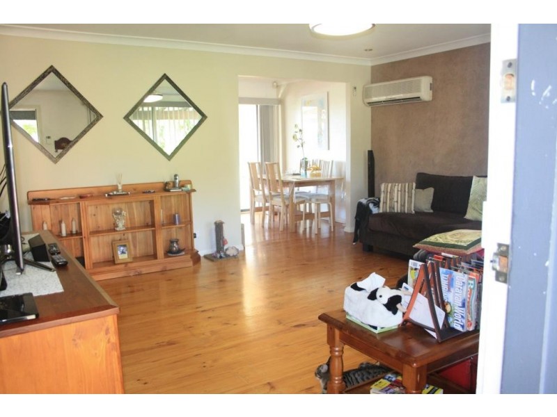 15 Balimo Pl, Glenfield NSW 2167
