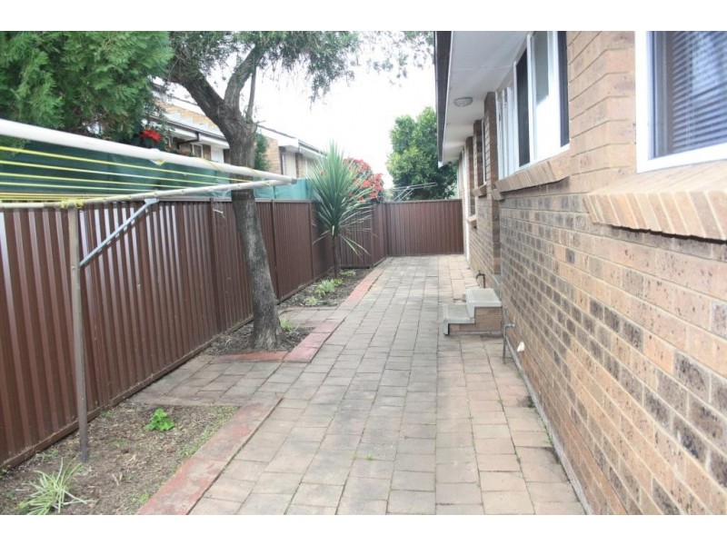 17/19 Lagonda Drive, Ingleburn NSW 2565