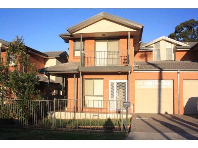 2/2 Myee Rd, Macquarie Fields NSW 2564