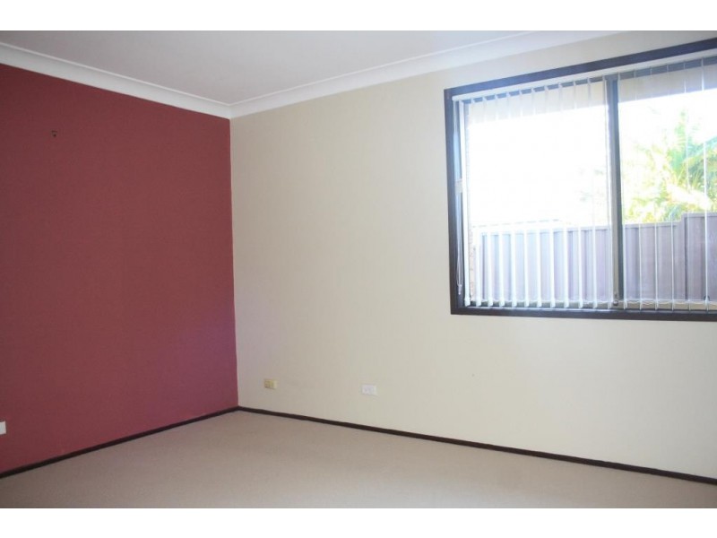 4/90 Chester Rd, Ingleburn NSW 2565
