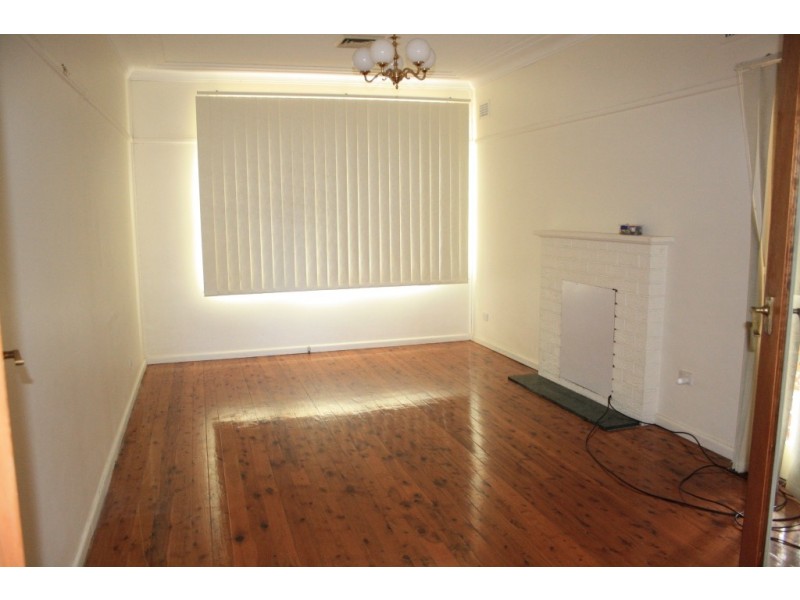 12 Blue Gum Ave, Ingleburn NSW 2565