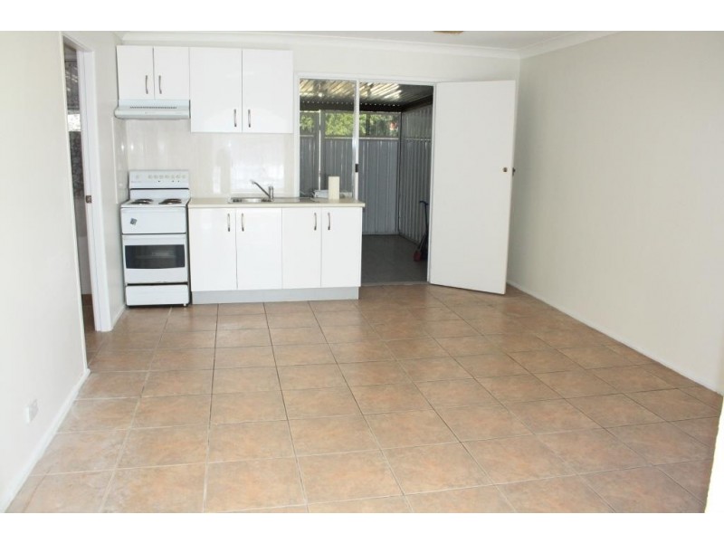 100 Camberland Rd, Ingleburn NSW 2565