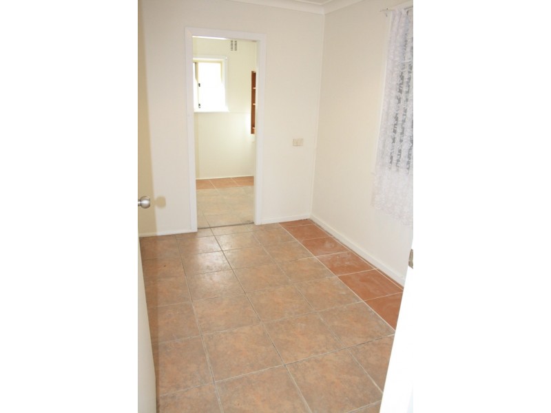 100 Camberland Rd, Ingleburn NSW 2565