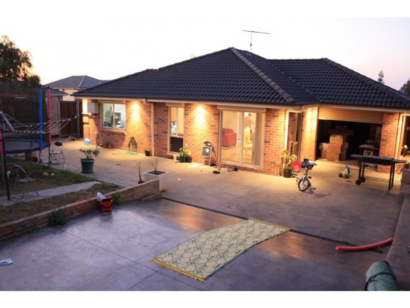 11 Tinderry ave, Minto NSW 2566