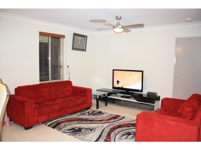 11 Tinderry ave, Minto NSW 2566