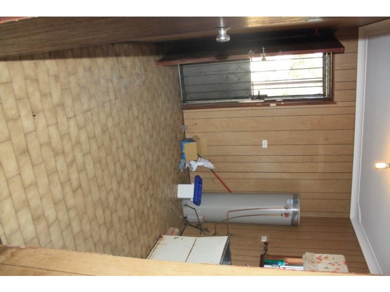 24 Waratah Cr, Macquarie Fields NSW 2564