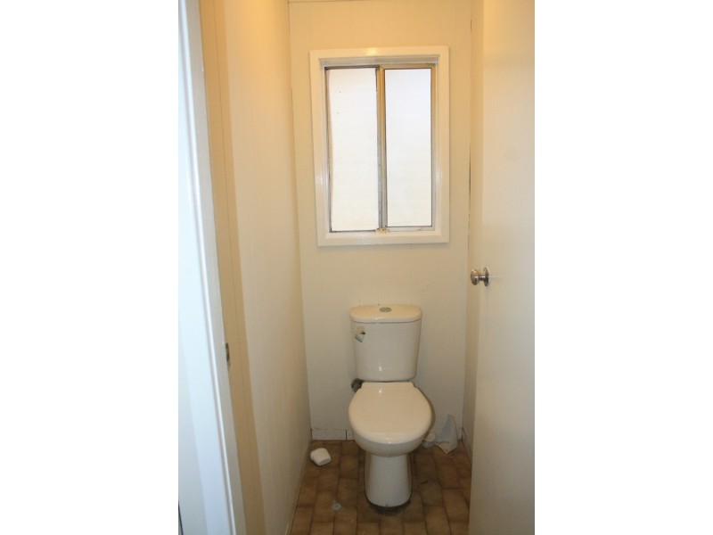 24 Waratah Cr, Macquarie Fields NSW 2564