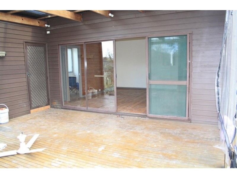 1 Wattle Avenue, Macquarie Fields NSW 2564