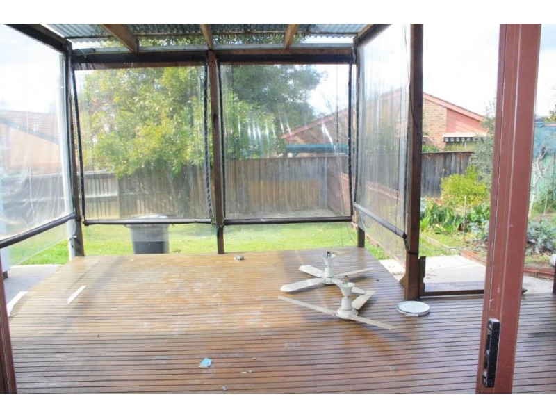 1 Wattle Avenue, Macquarie Fields NSW 2564