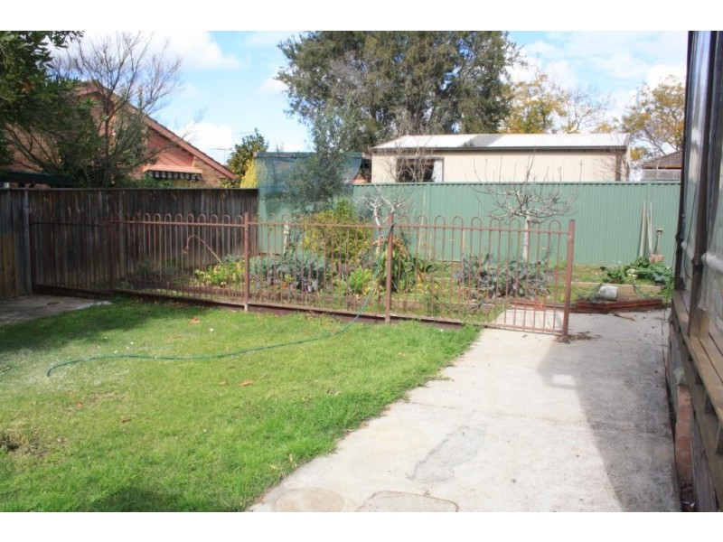 1 Wattle Avenue, Macquarie Fields NSW 2564
