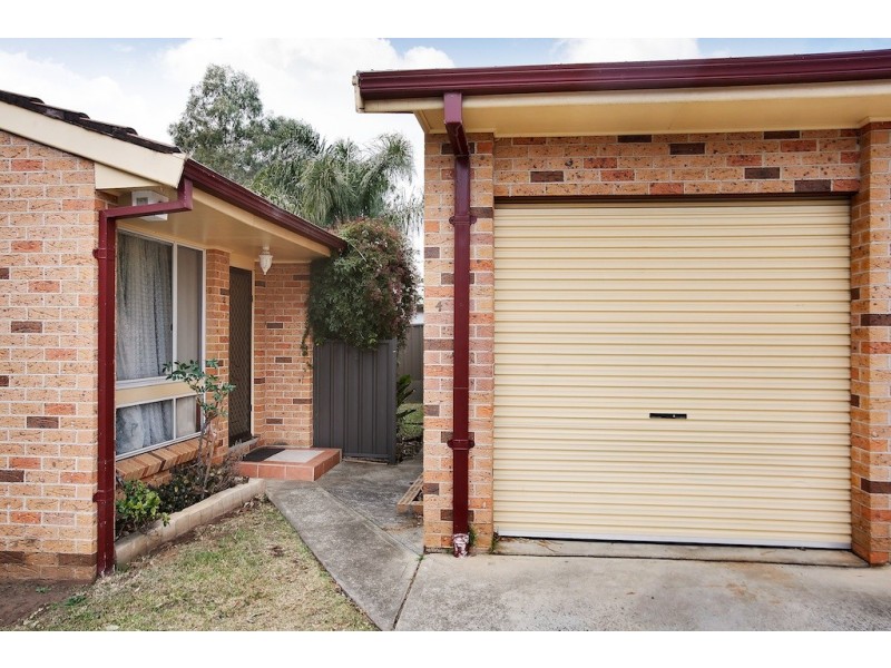 4/2 Angle Road, Leumeah NSW 2560