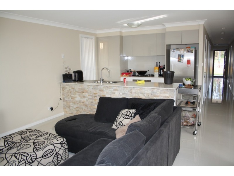 31 Woodroffe St, Minto NSW 2566