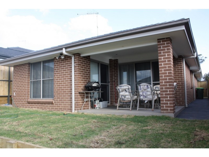 31 Woodroffe St, Minto NSW 2566