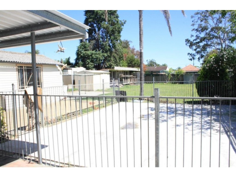 53 Edgar St, Macquarie Fields NSW 2564