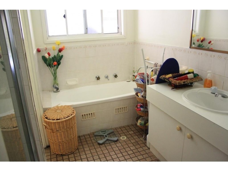 20 Adrian Street, Macquarie Fields NSW 2564