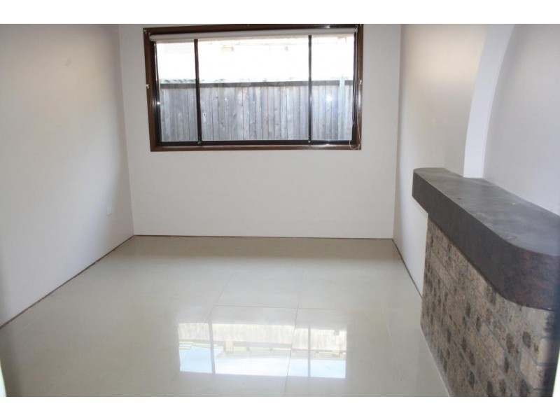 130 Evelyn St, Macquarie Fields NSW 2564