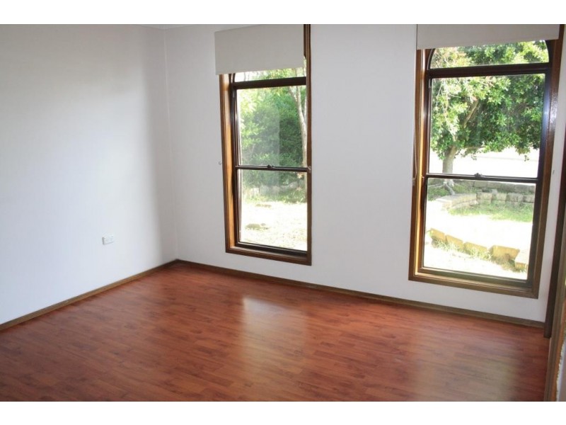 130 Evelyn St, Macquarie Fields NSW 2564