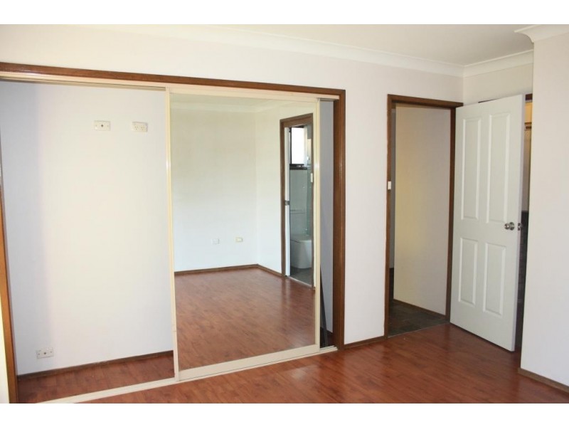 130 Evelyn St, Macquarie Fields NSW 2564